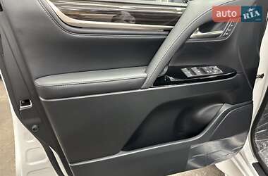 Внедорожник / Кроссовер Lexus LX 2021 в 