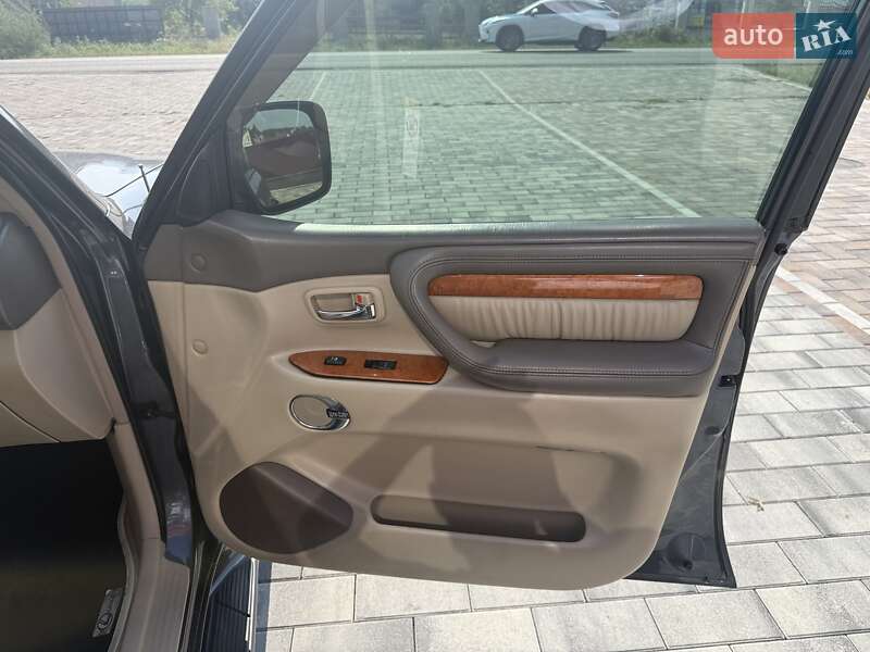 Внедорожник / Кроссовер Lexus LX 2006 в Тячеве фото 35 Внедорожник / Кроссовер Lexus LX 2006 в Тячеве