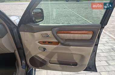 Внедорожник / Кроссовер Lexus LX 2006 в 