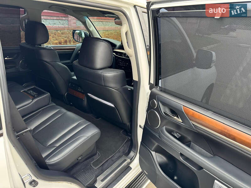 Позашляховик / Кросовер Lexus LX 2015 в Києві