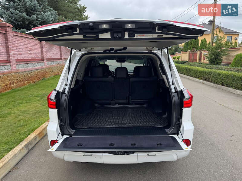 Позашляховик / Кросовер Lexus LX 2015 в Києві