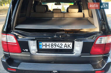 Позашляховик / Кросовер Lexus LX 2004 в 