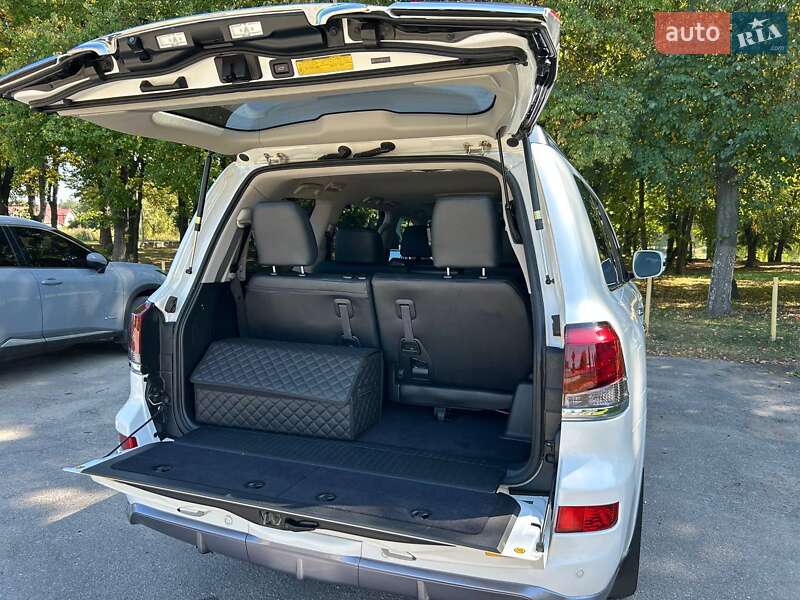 Внедорожник / Кроссовер Lexus LX 2010 в Киеве