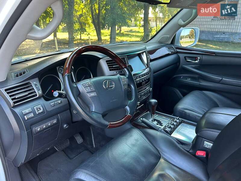Внедорожник / Кроссовер Lexus LX 2010 в Киеве