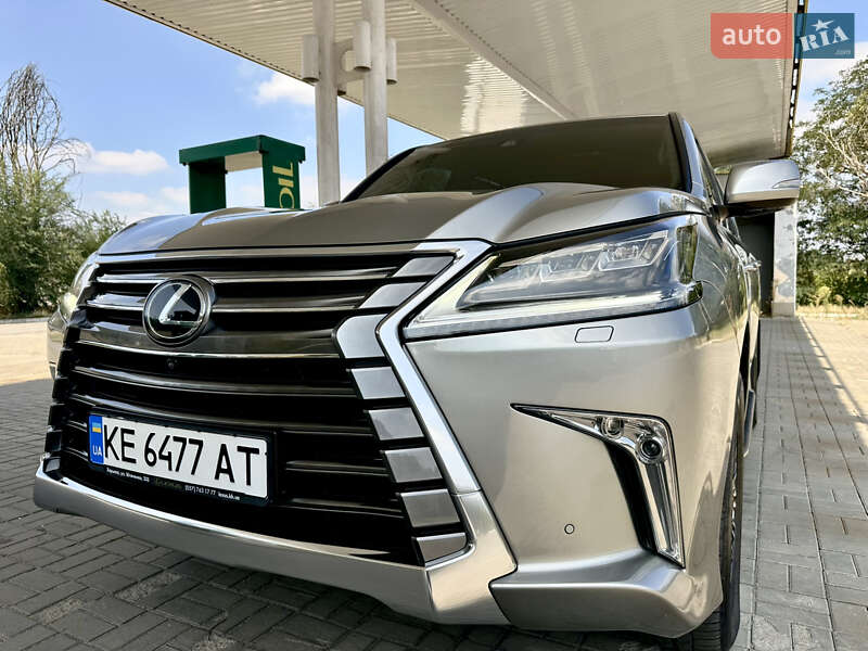 Позашляховик / Кросовер Lexus LX 2016 в Дніпрі