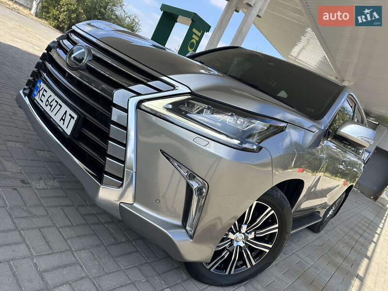 Позашляховик / Кросовер Lexus LX 2016 в Дніпрі
