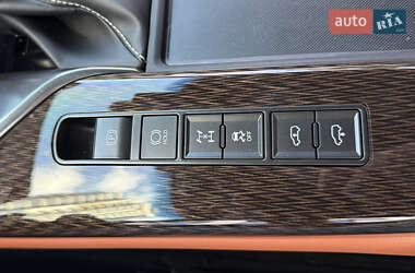 Позашляховик / Кросовер Lexus LX 2022 в 