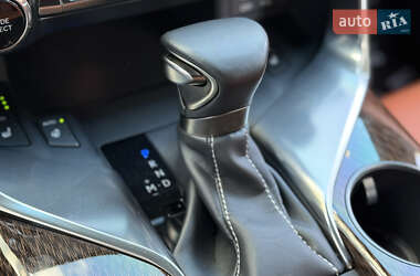 Позашляховик / Кросовер Lexus LX 2022 в 