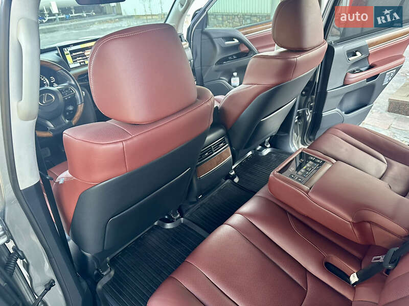 Позашляховик / Кросовер Lexus LX 2016 в Дніпрі