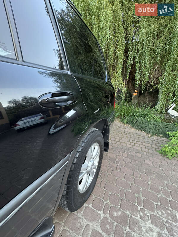 Позашляховик / Кросовер Lexus LX 2004 в Києві
