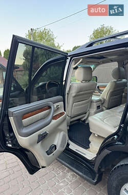Внедорожник / Кроссовер Lexus LX 2004 в 