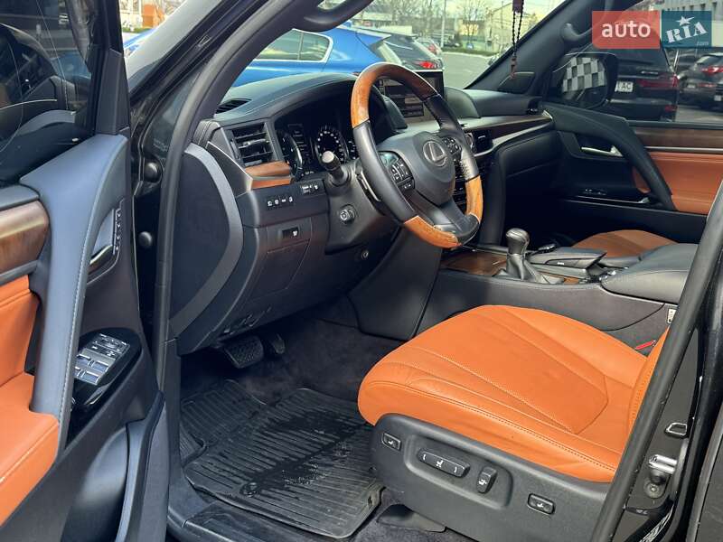 Внедорожник / Кроссовер Lexus LX 2016 в Одессе