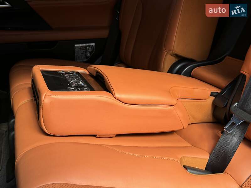 Внедорожник / Кроссовер Lexus LX 2016 в Одессе