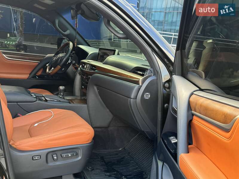 Внедорожник / Кроссовер Lexus LX 2016 в Одессе