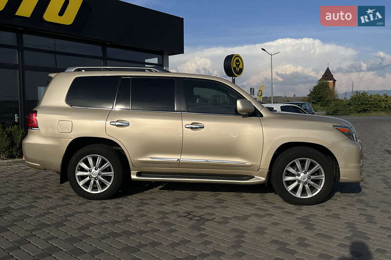 Позашляховик / Кросовер Lexus LX 2008 в Мукачевому