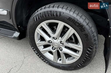 Позашляховик / Кросовер Lexus LX 2012 в 