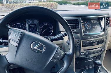Внедорожник / Кроссовер Lexus LX 2008 в 