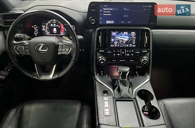 Позашляховик / Кросовер Lexus LX 2022 в 