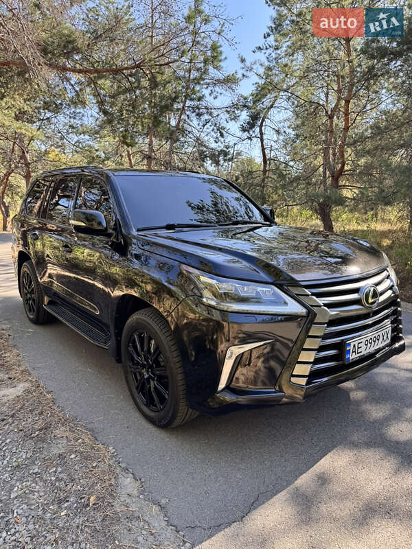 Позашляховик / Кросовер Lexus LX 2016 в 