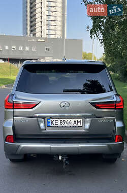 Внедорожник / Кроссовер Lexus LX 2017 в 