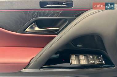 Позашляховик / Кросовер Lexus LX 2022 в 