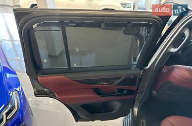 Позашляховик / Кросовер Lexus LX 2022 в 