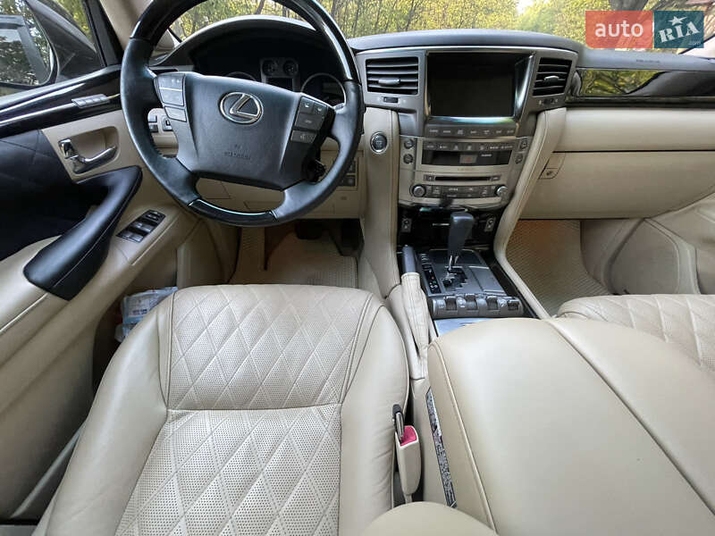 Внедорожник / Кроссовер Lexus LX 2011 в Черкассах
