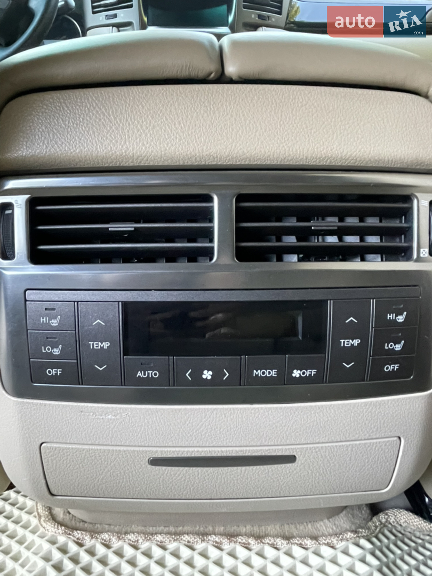 2011 Lexus LX - мініатюра 24