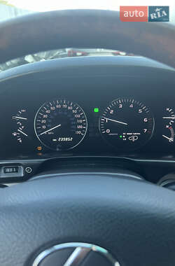 Позашляховик / Кросовер Lexus LX 2007 в 