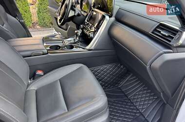 Внедорожник / Кроссовер Lexus LX 2022 в 