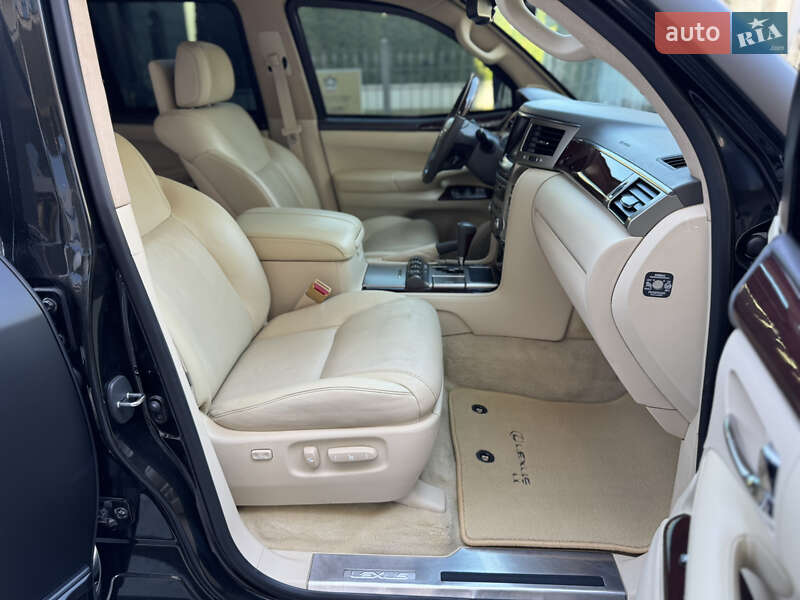 Позашляховик / Кросовер Lexus LX 2010 в Києві