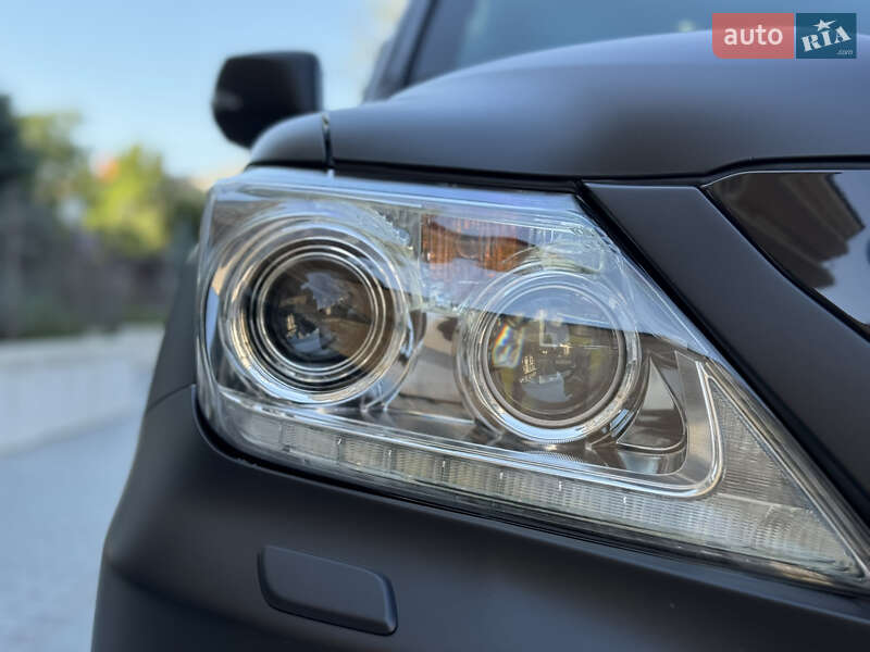 Позашляховик / Кросовер Lexus LX 2010 в Києві