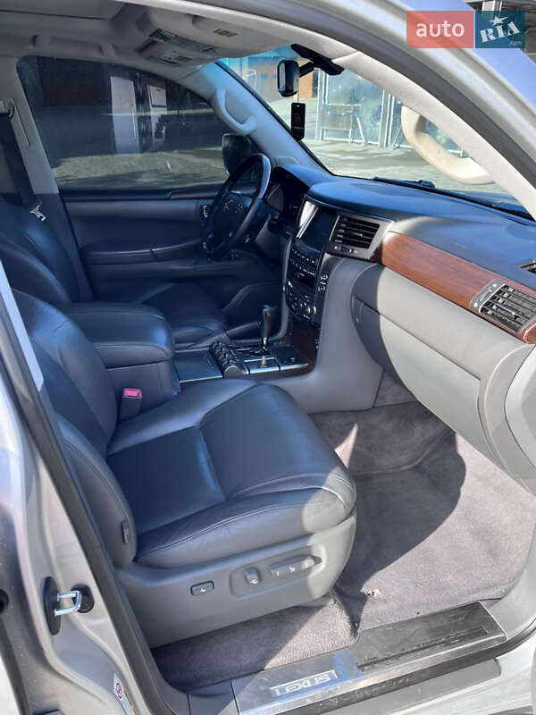 Внедорожник / Кроссовер Lexus LX 2008 в Ровно