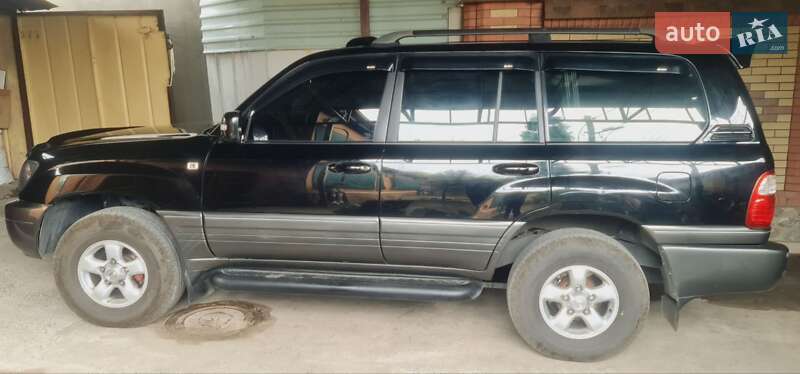 Внедорожник / Кроссовер Lexus LX 2002 в 