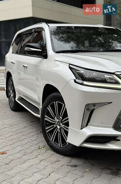 Позашляховик / Кросовер Lexus LX 2019 в 