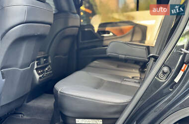 Внедорожник / Кроссовер Lexus LX 2022 в 