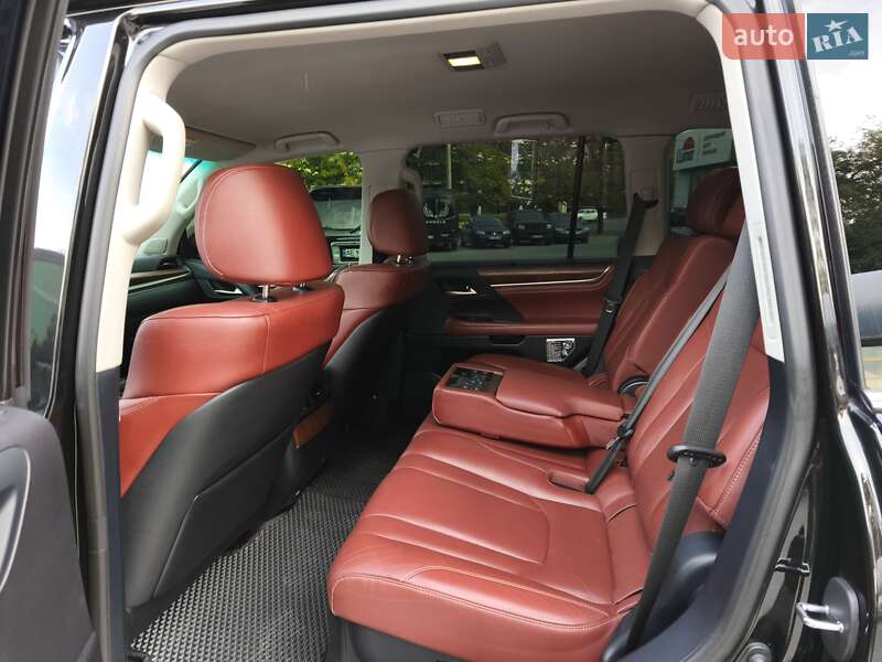 Позашляховик / Кросовер Lexus LX 2017 в Дніпрі