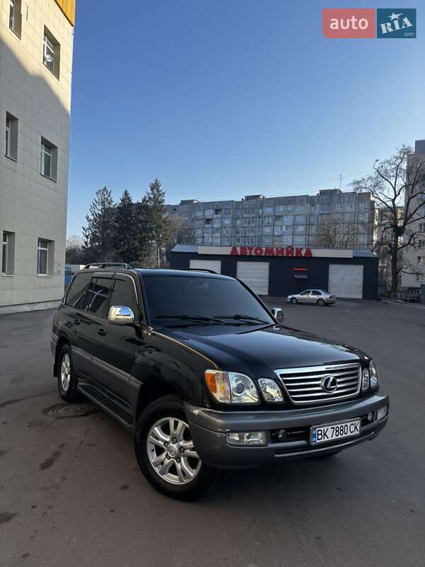 Позашляховик / Кросовер Lexus LX 2005 в Рівному