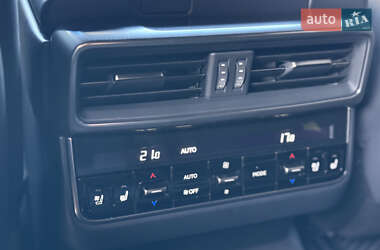 Внедорожник / Кроссовер Lexus LX 2022 в 