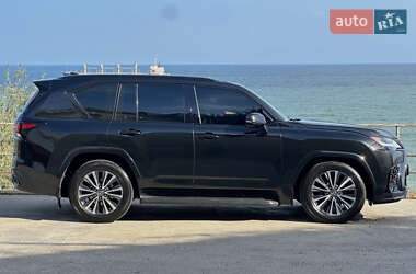 Внедорожник / Кроссовер Lexus LX 2022 в 