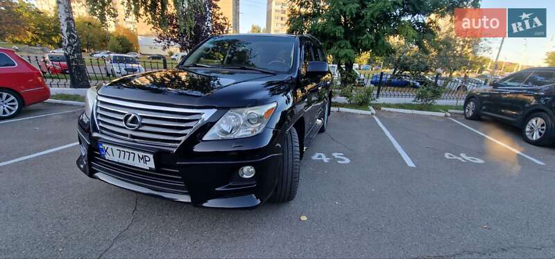 Lexus LX 2011