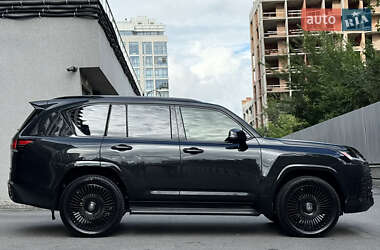 Позашляховик / Кросовер Lexus LX 2022 в 