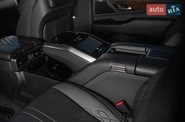 Позашляховик / Кросовер Lexus LX 2021 в 