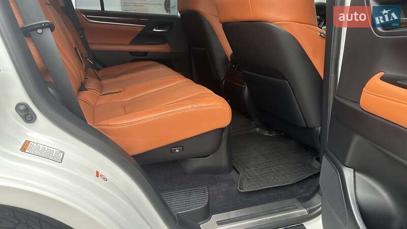 Позашляховик / Кросовер Lexus LX 2017 в Києві