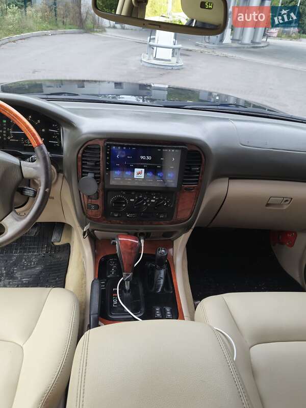 Позашляховик / Кросовер Lexus LX 2001 в Надвірній