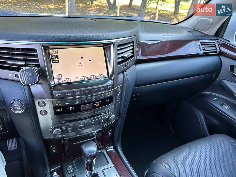 Внедорожник / Кроссовер Lexus LX 2010 в Киеве