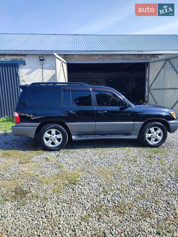 Lexus LX 2004