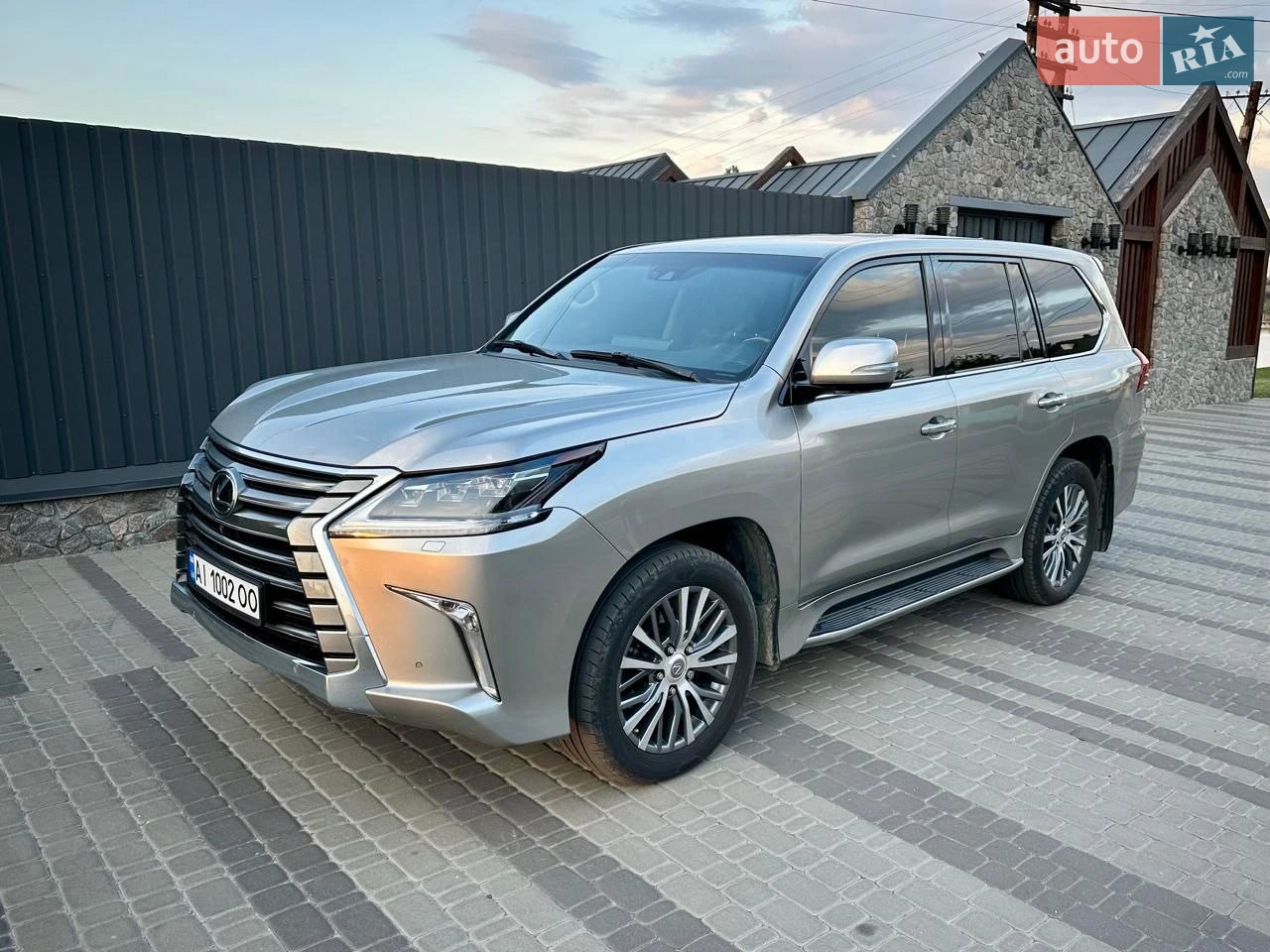 2017 Lexus LX - мініатюра 12
