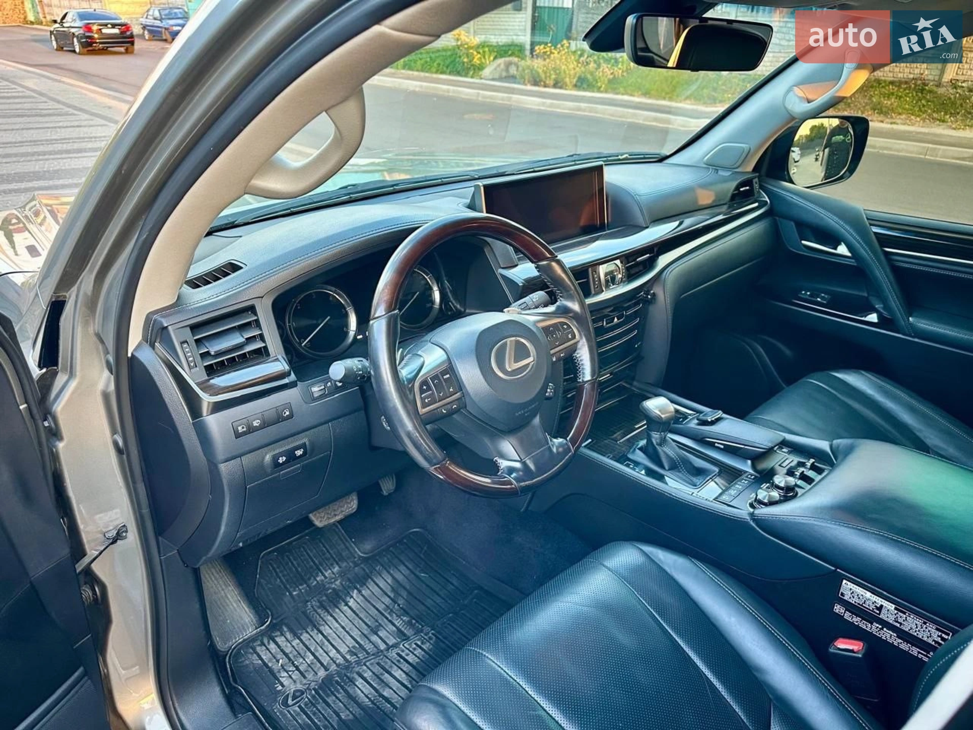 2017 Lexus LX - мініатюра 38
