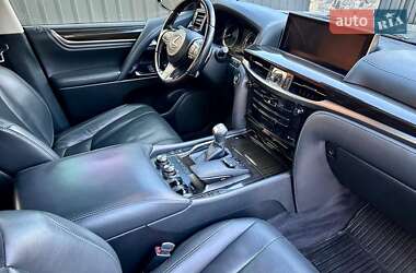 Внедорожник / Кроссовер Lexus LX 2017 в 